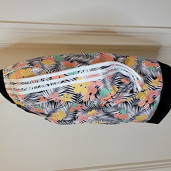 adidas Girls Multicolor Floral Superstar Track Jacket - Picture 5 of 9